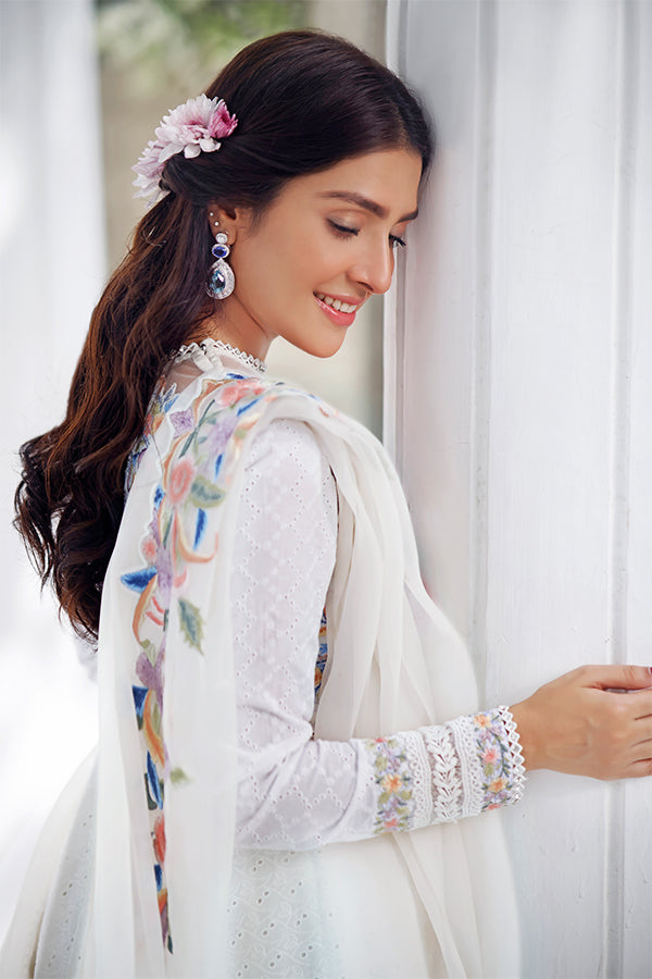 Ayeza khan outlet dress design